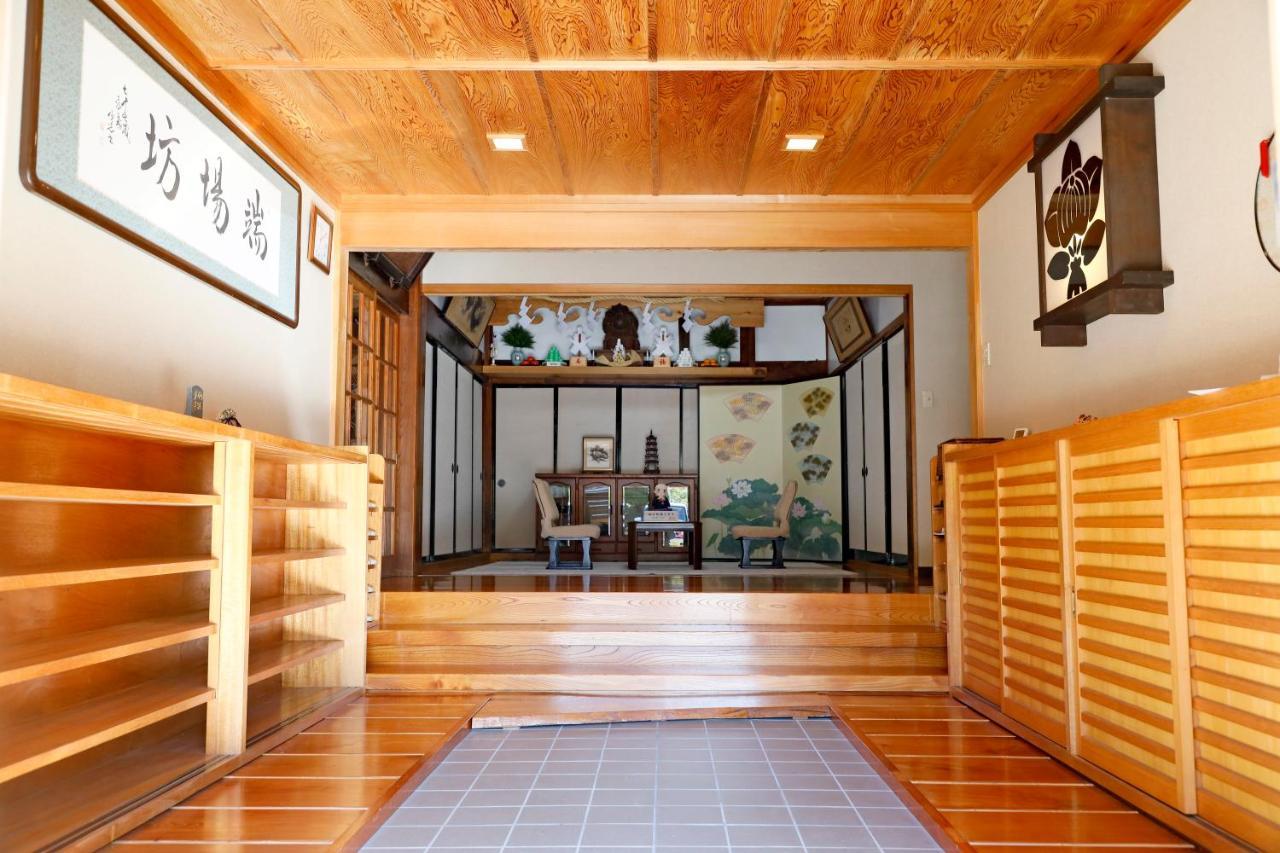 宿坊 端場坊｜Temple Hotel Habanobo Minobu Exterior photo